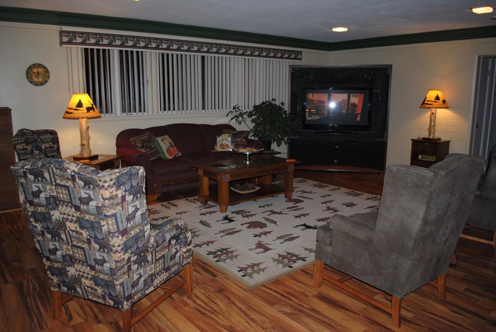 Camp Inn Lodge Oscoda Εξωτερικό φωτογραφία