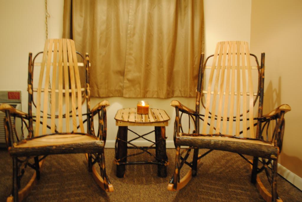 Camp Inn Lodge Oscoda Δωμάτιο φωτογραφία