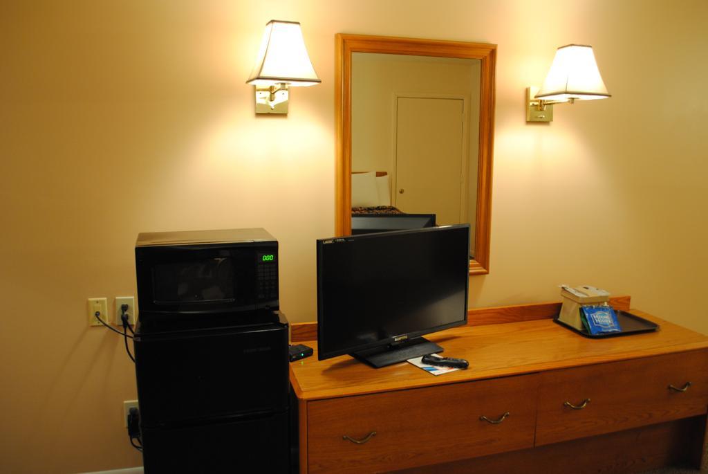 Camp Inn Lodge Oscoda Δωμάτιο φωτογραφία