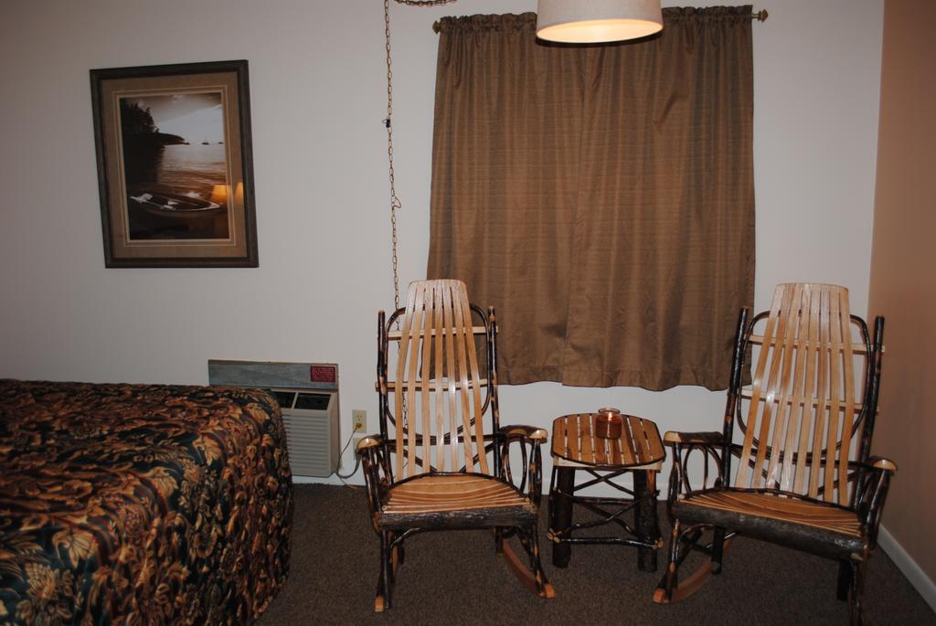 Camp Inn Lodge Oscoda Δωμάτιο φωτογραφία