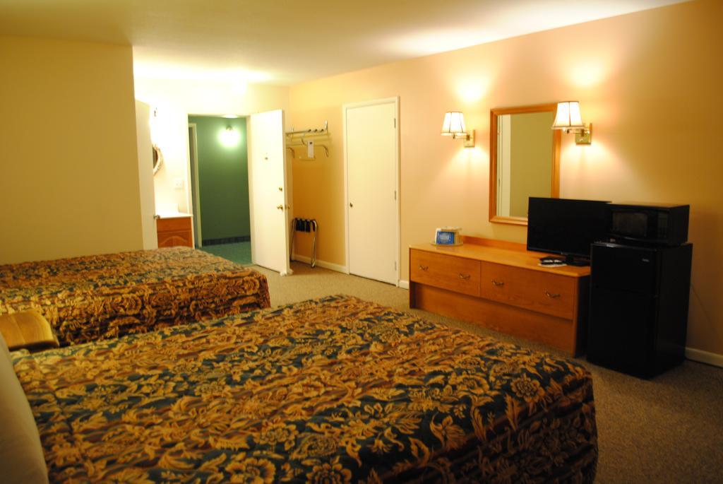 Camp Inn Lodge Oscoda Δωμάτιο φωτογραφία