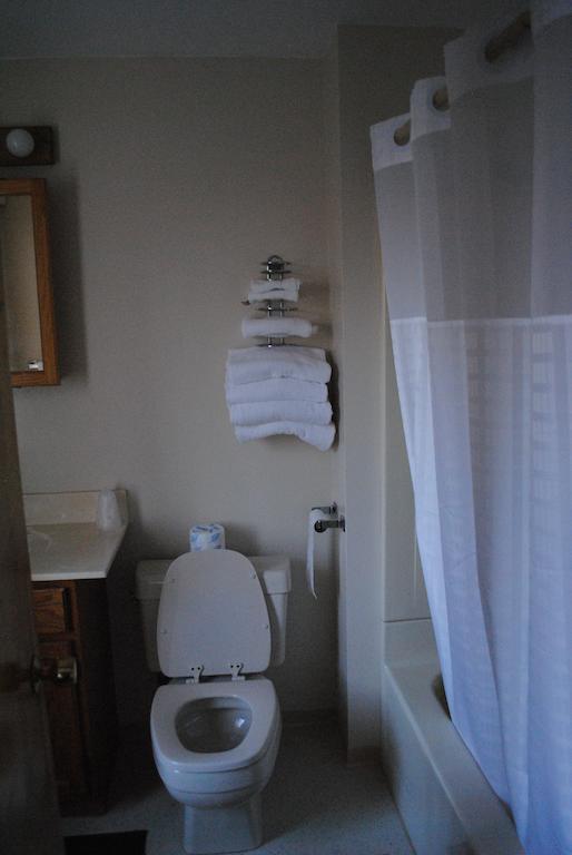 Camp Inn Lodge Oscoda Δωμάτιο φωτογραφία
